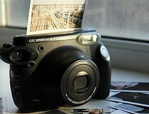 5 Best Instant Cameras