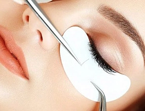 Top 10 des marques d'adhésifs pour extensions de cils