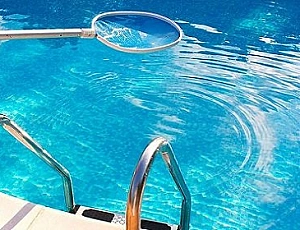 10 melhores produtos químicos para piscinas