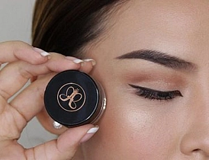 10 Best Eyebrow Pomades