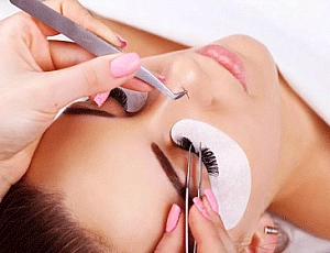 10 meilleurs adhésifs pour extensions de cils