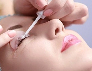 10 meilleurs salons de laminage de cils à Moscou