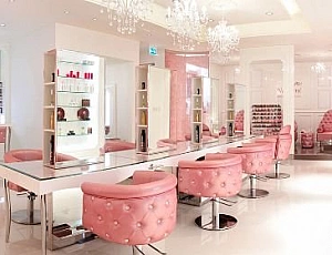 10 meilleurs salons de beauté à Krasnoïarsk