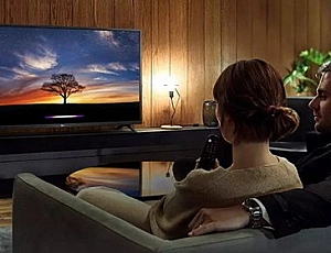 LG, Samsung or Sony at 32 inches - which TV is better in 2021