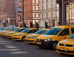 10 meilleures compagnies de taxi à Saint-Pétersbourg pour travailler comme chauffeur