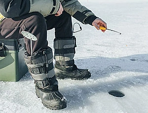 The 5 Best Studded Boots for Ice Fishing in 2021