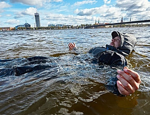 Les 10 meilleures combinaisons de flotteur de pêche sur glace pour 2021