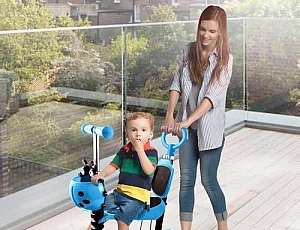 10 meilleurs scooters pour enfants avec siège et poignée parentale